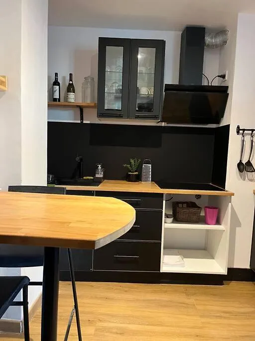 Apartment Charmant Type 2 Au Coeur De La Ville Marseille